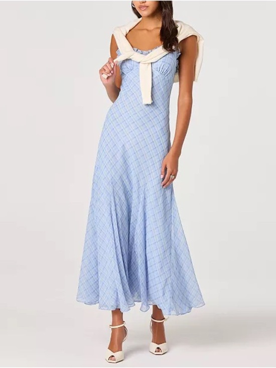 Astr Dresses & Skirts - NWT ASTR THE LABEL MAERYN SWEETHEART NECK DRESS ✨
